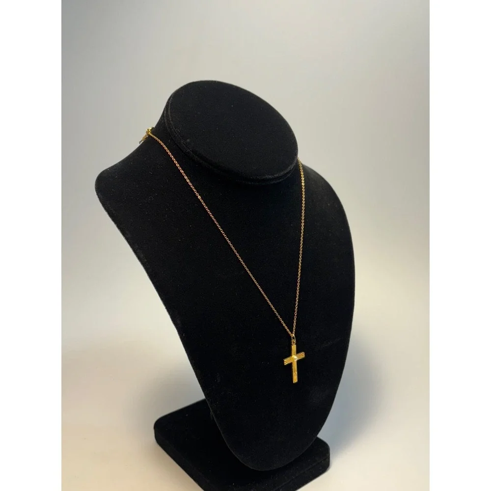 Cross Crucifix‎ Pendant Delicate Crown Trifari Necklace 16 inch Gold Tone
